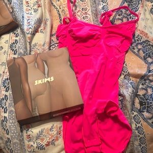 SCULPTING BODYSUIT W. SNAPS | FLAMINGO (hot pink)